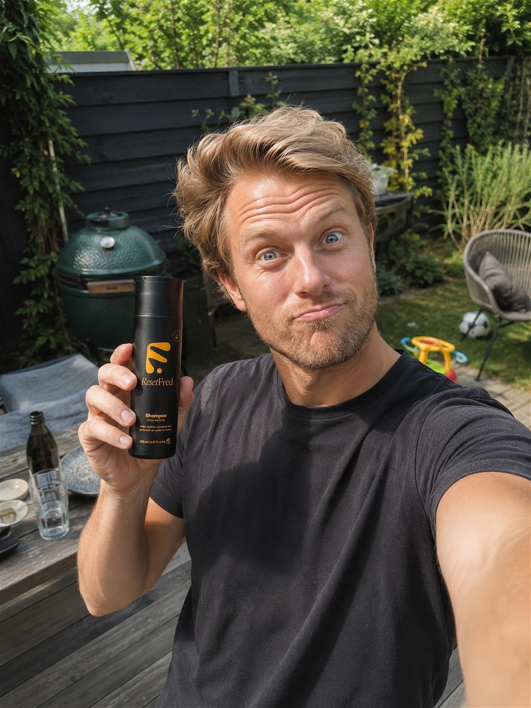 klant met onze volume shampoo voor mannen